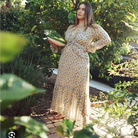 Doen Saffron Silk Dress in Bouquet size small - Picture 2 of 9